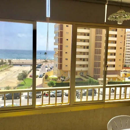 En La Costa Del Sol , * Fuengirola